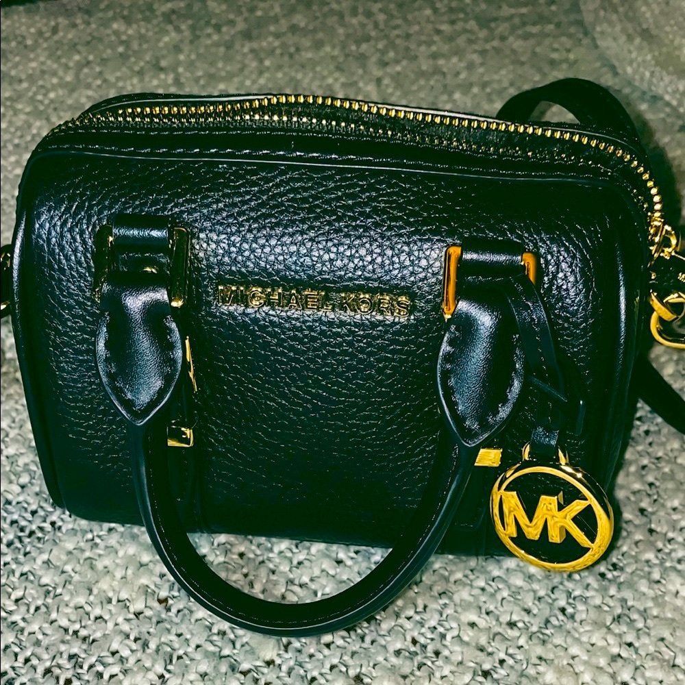BRAND NEW MK MINI CROSSBODY 😍